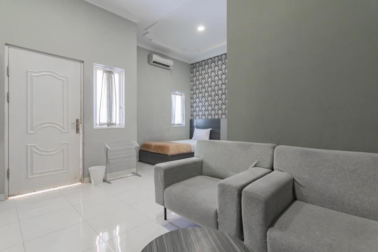 Hotel Markoni Pamanukan Mitra Reddoorz Pamanukan Hilir Exterior foto