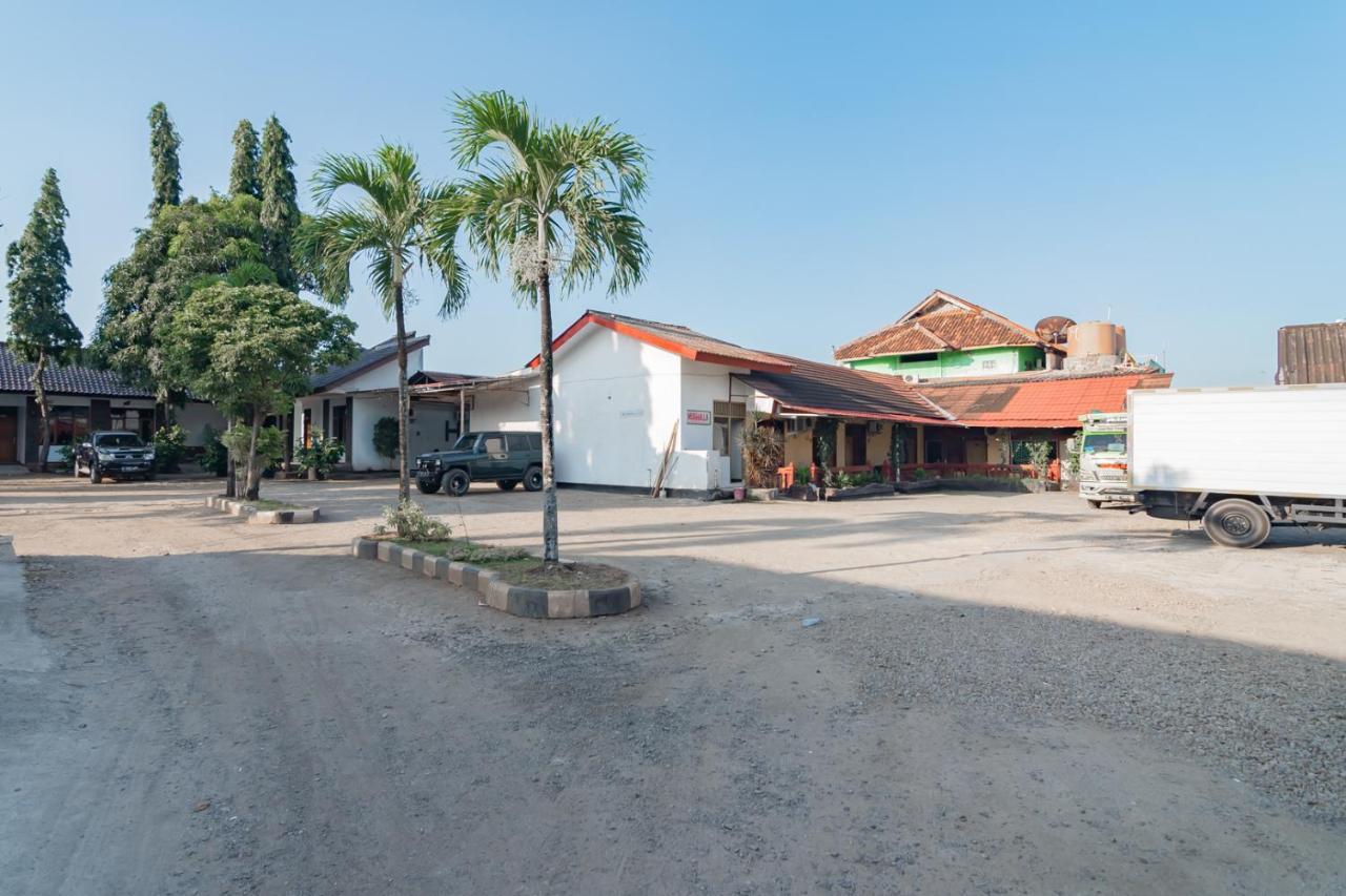 Hotel Markoni Pamanukan Mitra Reddoorz Pamanukan Hilir Exterior foto